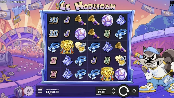Le Hooligan base game screenshot showing reels and features